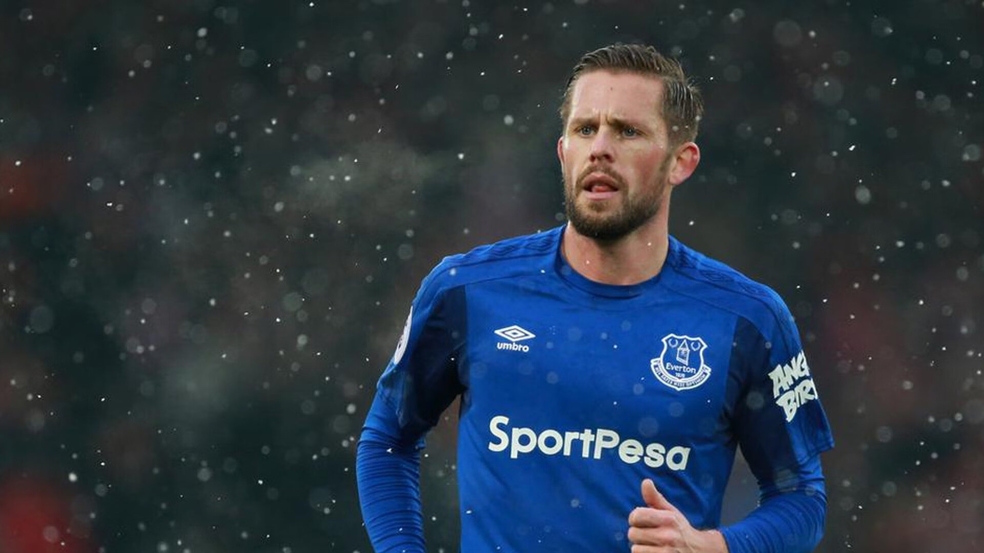 北欧寒刃与桑巴热舞，当瑞典绝杀曼联，维尼修斯扛起全队的时代启示